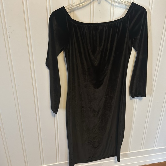 Black Velvet Boohoo Dress - Size 16 - Picture 6 of 6